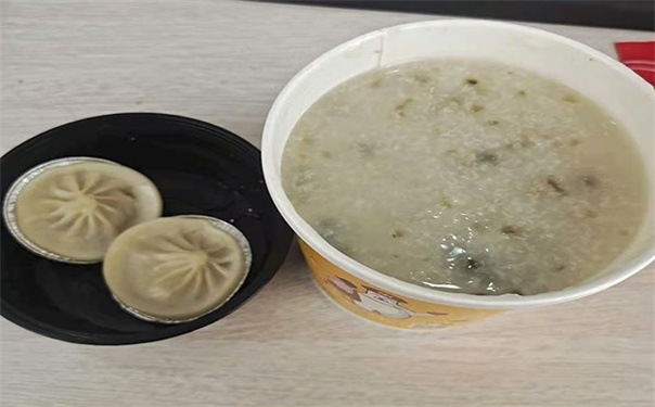 粥員外灌湯小籠包